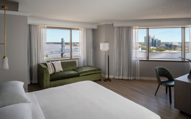 Renovated Corner Double room River View