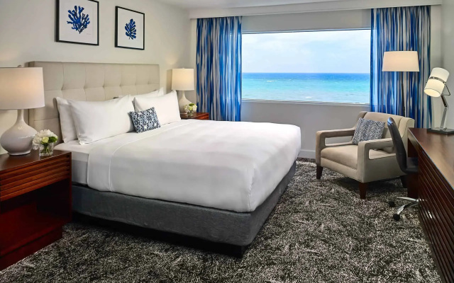 Deluxe room with ocean view