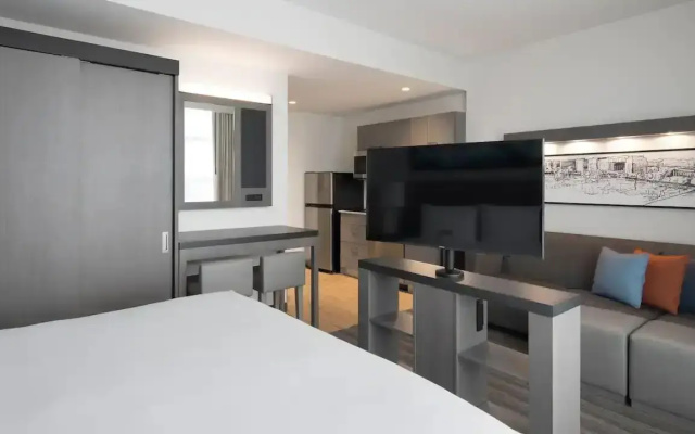 Double Studio Suite Riverview