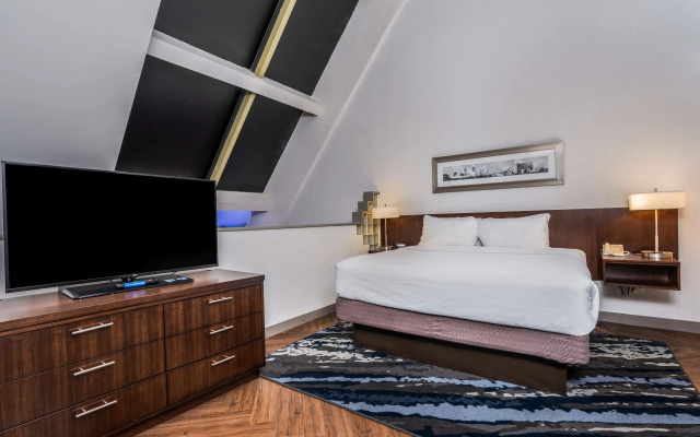 Master room with balcony