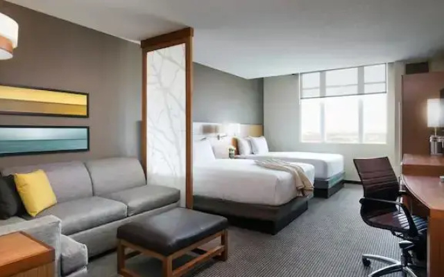 Twin Room (With Sofa Bed) 