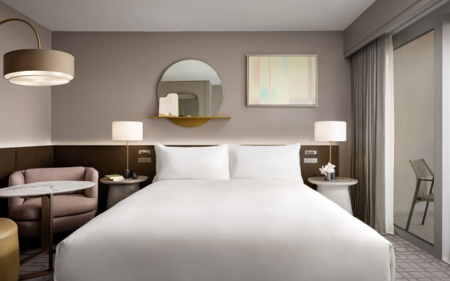 Fairmont Gold Guest room