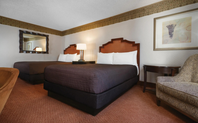 Manor Motor Lodge Quadruple room