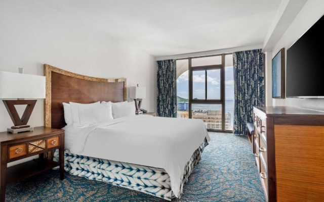 1 Bedroom Hearing Accessible Standard View Double Lagoon Suite
