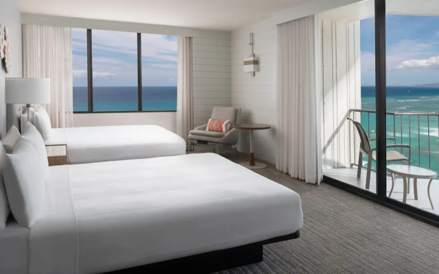 Kealohilani Twin Junior Suite with balcony and oceanfront