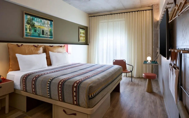 Solo Stretch Double room