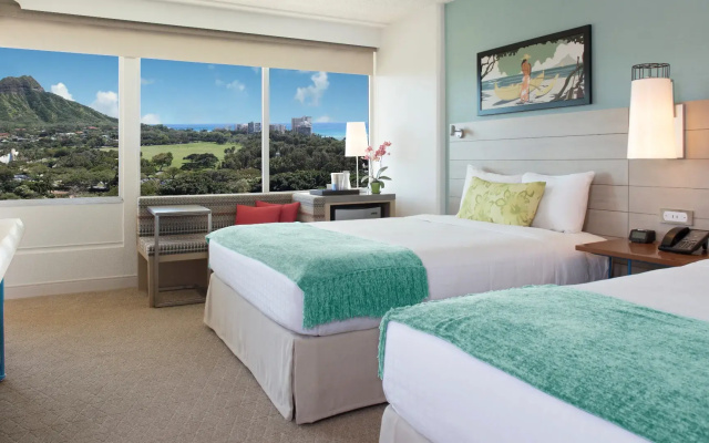 Diamond Head View Quadruple room with balcony