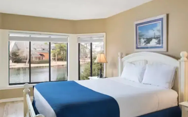 1 Bedroom Double Lodge with lake view
