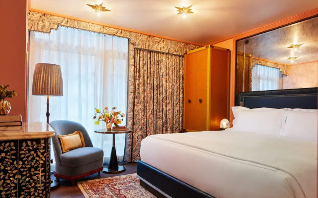 Double room with city view