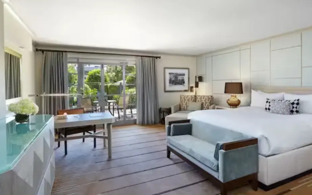 Citrus Club Double room with pool view