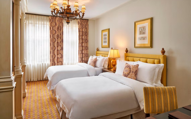 Superior Interior View Quadruple room