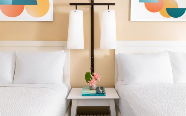 Twin room with city view