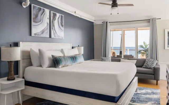 2 Bedrooms Suite with ocean view