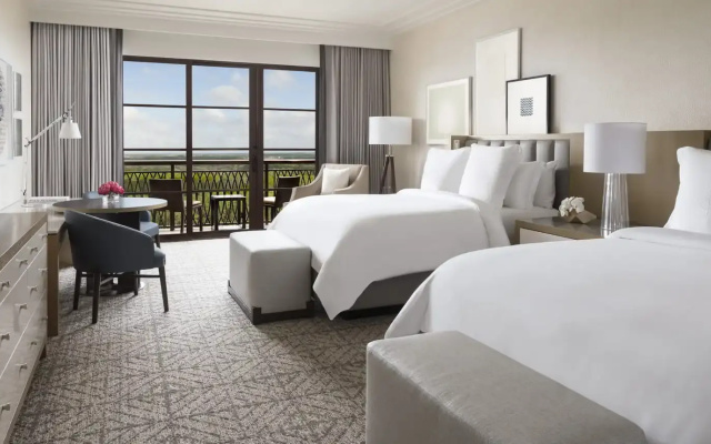 Twin room with park view