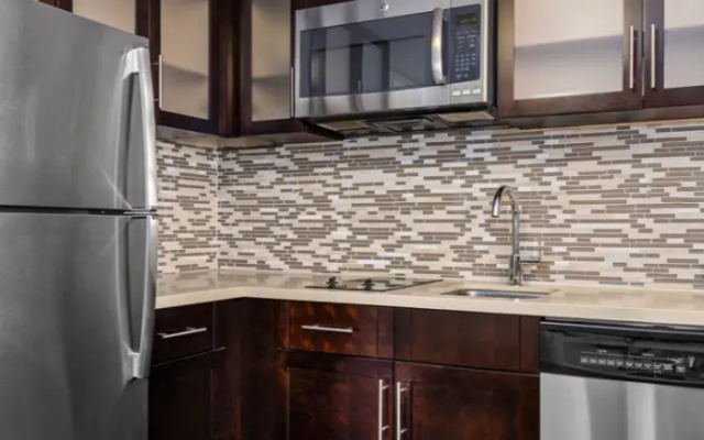 1 Bedroom Double Full Kitchen Studio Suite