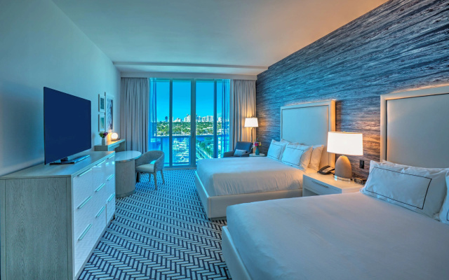 Twin room with balcony and with harbour view