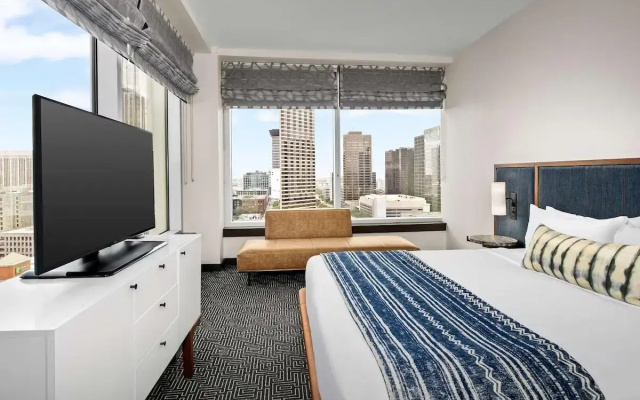 1 Bedroom Double Troubador Suite with city view