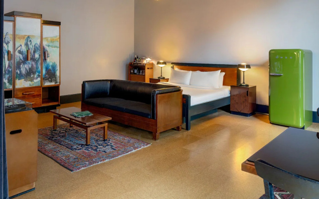 1 Bedroom with Patio Double Suite