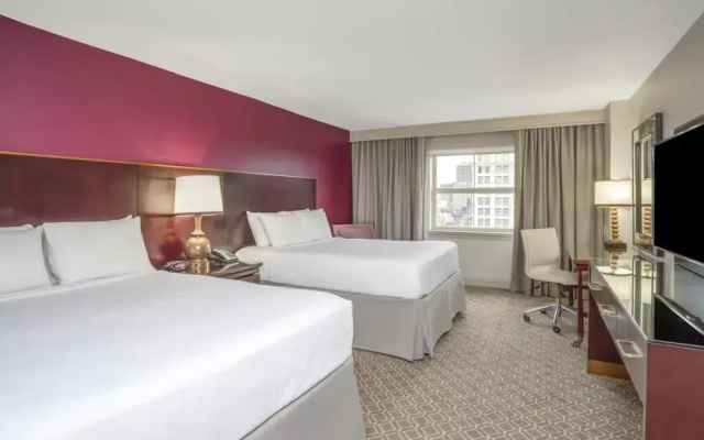 Canal Quadruple room with street view