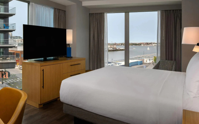 Room with harbour view