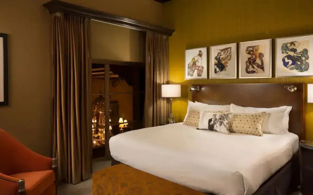 Deluxe Corner Double room