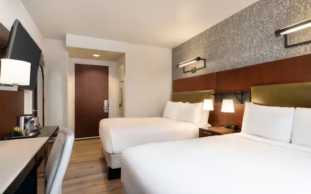 Quadruple room with city view