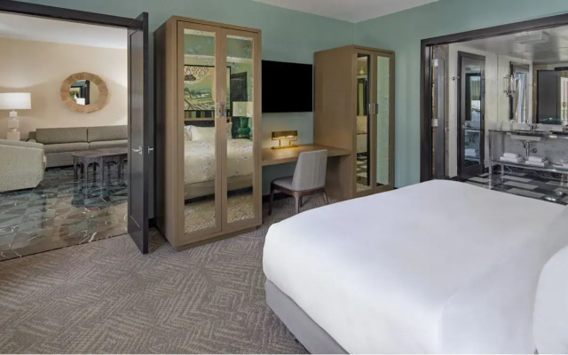 Marvelous Double Suite
