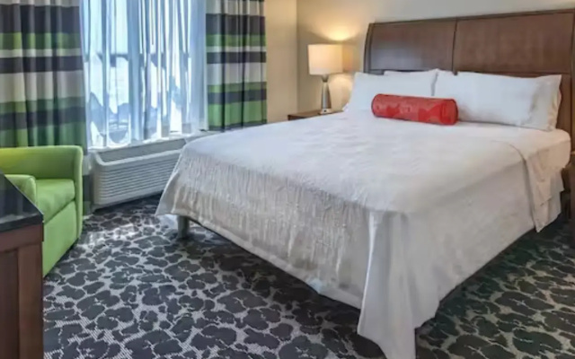2 Bedrooms Quadruple Suite with balcony and with water view