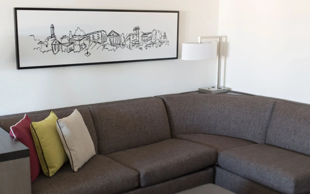2 Bedrooms Accessible Suite with Kitchen and Sofa Bed