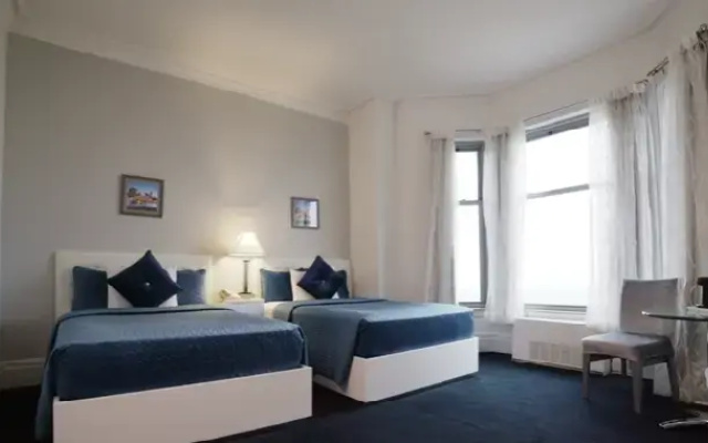 Standard Quadruple room with lake view
