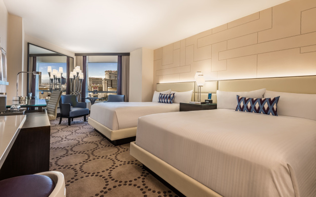Deluxe Mountain Tower Twin room with pool view
