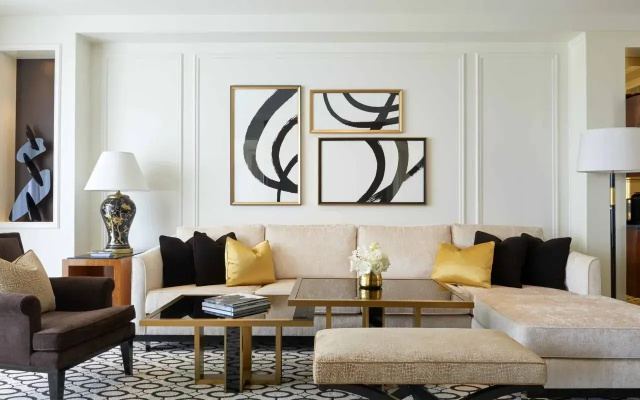 Hollywood (Hearing Accessible) Double Suite