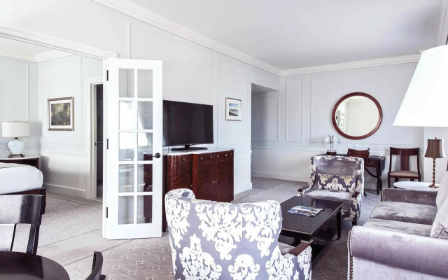 1 Bedroom Corner Double Suite
