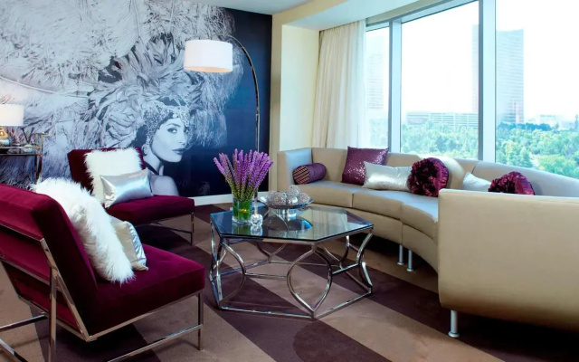 Deluxe Double Suite with Las Vegas strip view