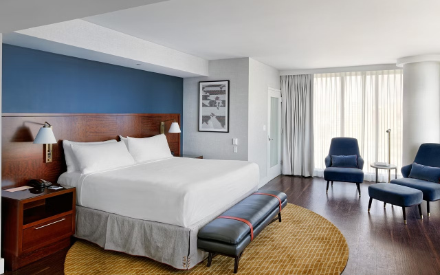 Double Junior Suite with Corner View