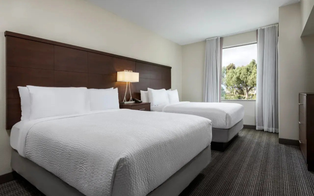 2 Bedrooms Communications Accessible Suite