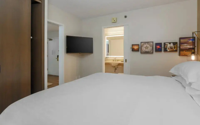 1 Bedroom High Floor Double Suite with balcony and with city view