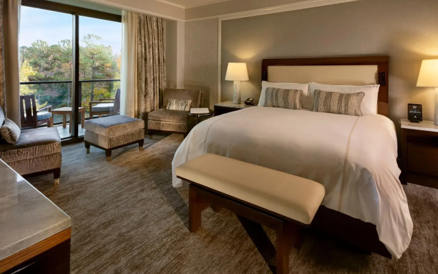 Executive Double Suite with balcony and with lake view