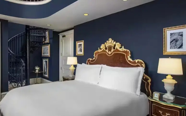 2 Bedrooms Bi Level Library Loft