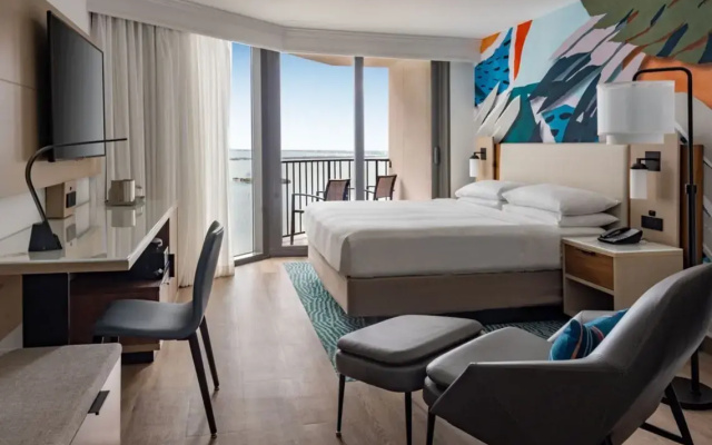 Room with balcony and with partial bay view