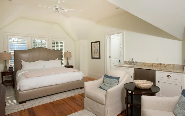 5 Bedrooms Signature Residence