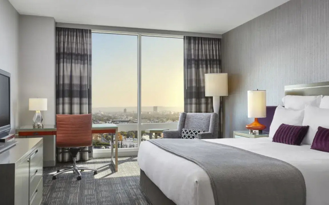 Skyline room