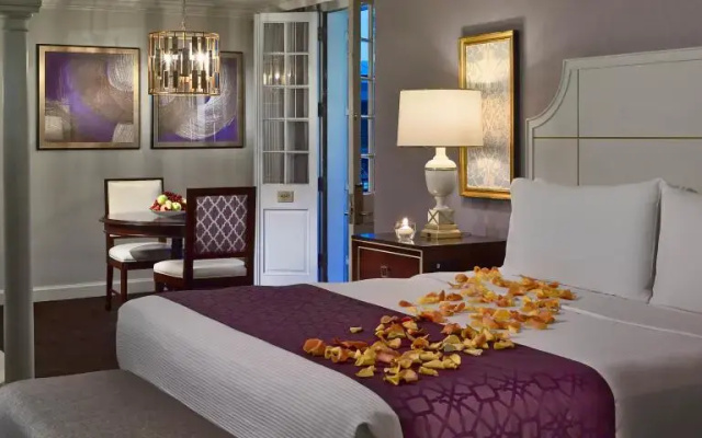 Executive Level Double Suite