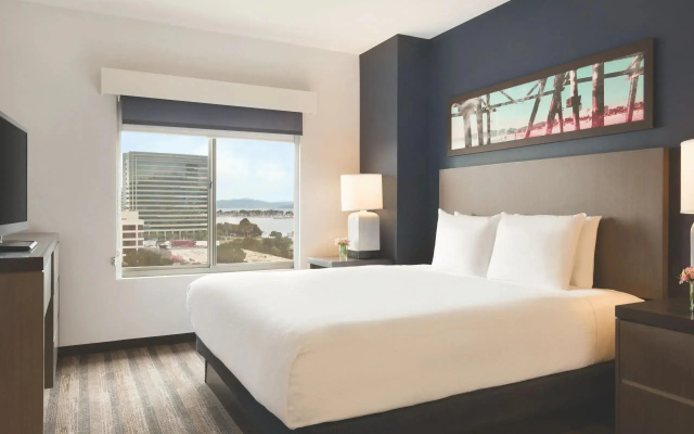 1 Bedroom Suite with bay view