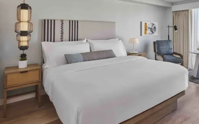 Pierside room