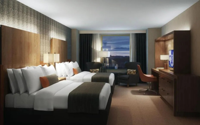 Deluxe Twin The Cherokee Room