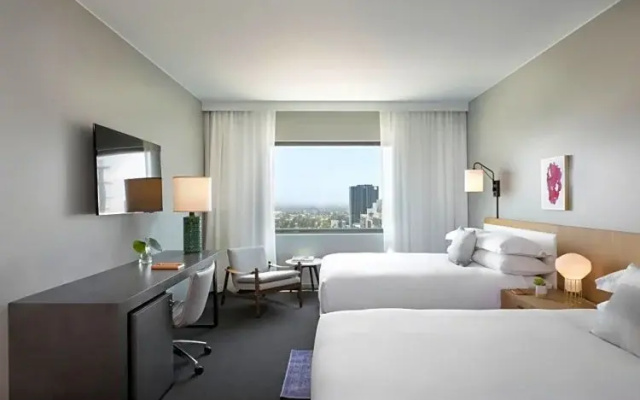 Twin room with city view