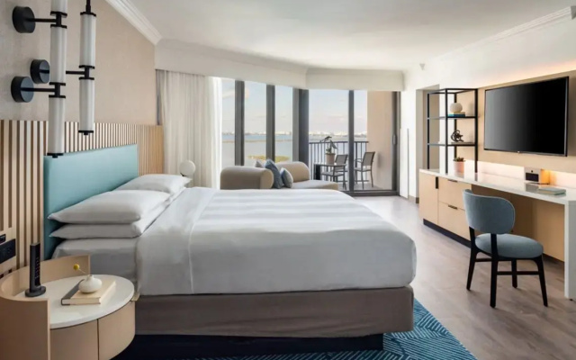1 Bedroom Presidential Corner Double Suite with balcony and with Biscayne Bay view