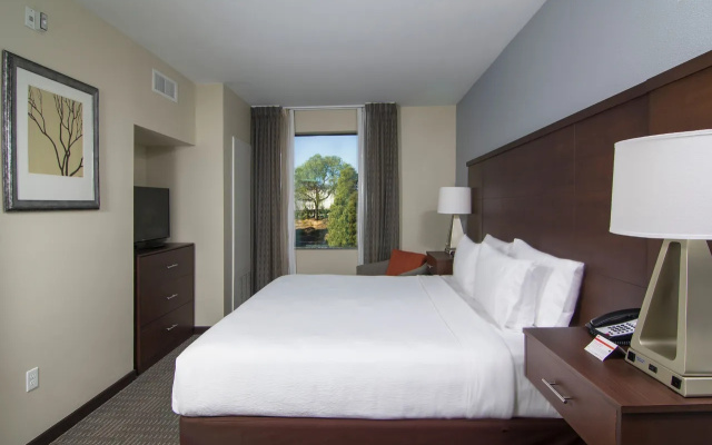 1 Bedroom Mobility Accessible Tub Suite