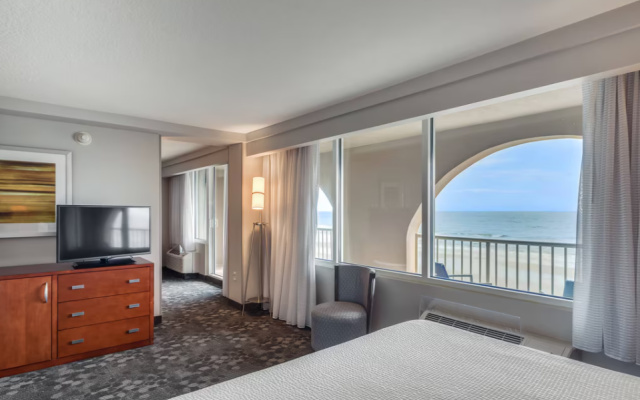 1 Bedroom Executive Double Suite with balcony and oceanfront